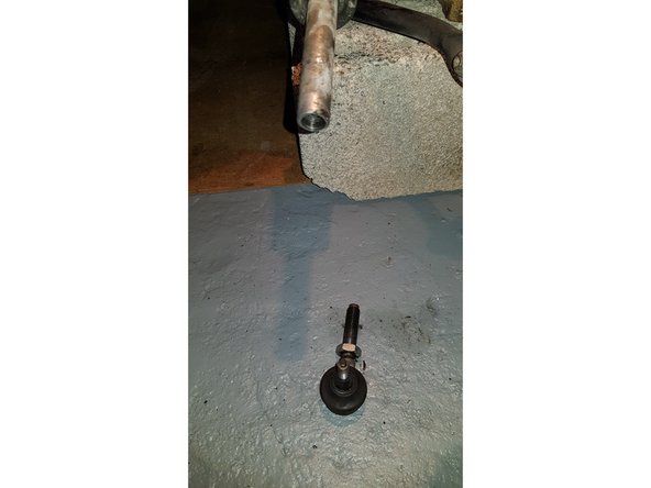 Dévissez la rotule en comptant le nombre de tour. Pour moi 24 tours.