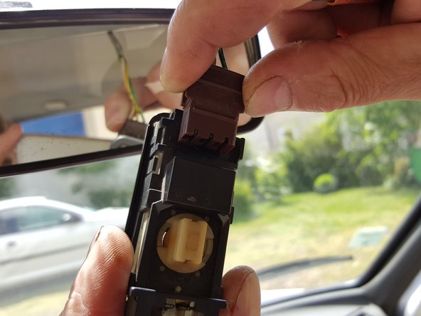 Tirer sur le connecteur