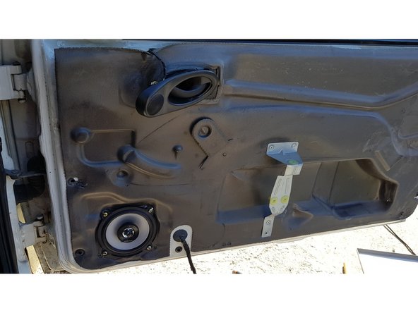 Le reste du remontage s'effectue en sens inverse.