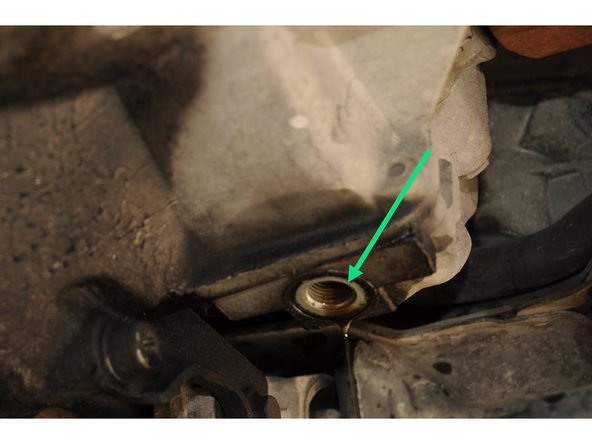 Le bouchon de vidange est situé sous la boite