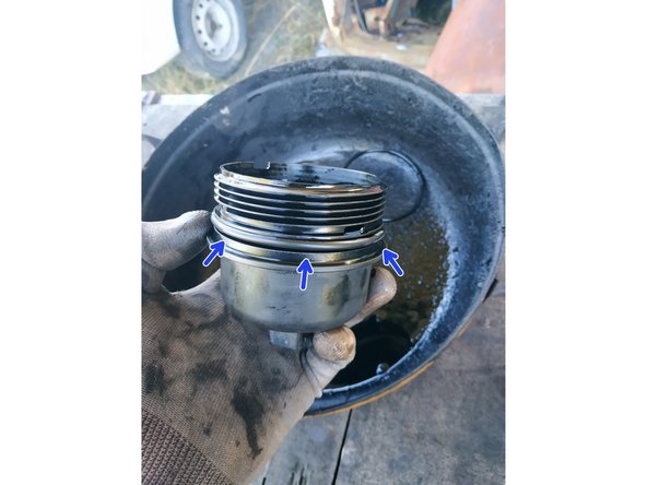 retirer l'ancien joint  à l'aide d'un petit tournevis plat