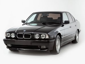 BMW Série 7 E32