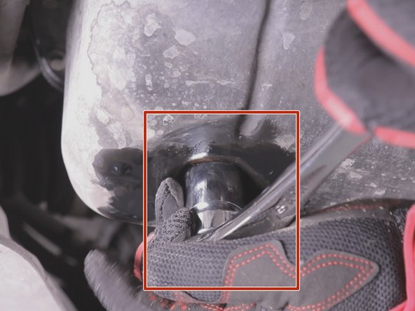 Revisser puis serrer le bouchon de vidange.