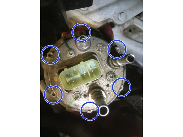 Viser les 6 vis de T25 à l'aide du tournevis