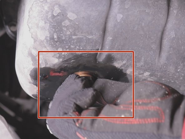 Revisser puis serrer le bouchon de vidange.