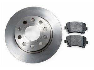 Changer les disques et plaquettes de frein avant sur Toyota Corolla