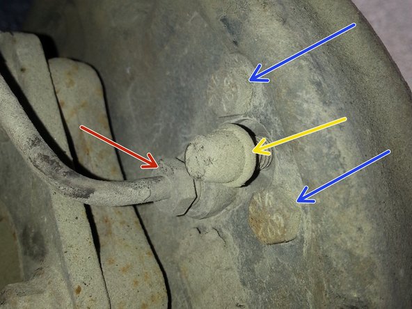 Retirer le bouchon de protection de la purge (flèche jaune)