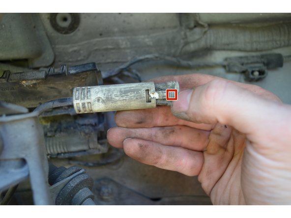 Mesurez le contacteur sorti pour commander la bonne pièce.