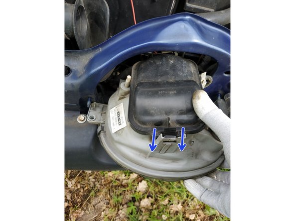 S'assurer que le joint intérieur du cache est en place.