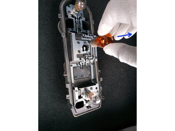 puis faire 1/4 de tour dans le sens anti-horaire