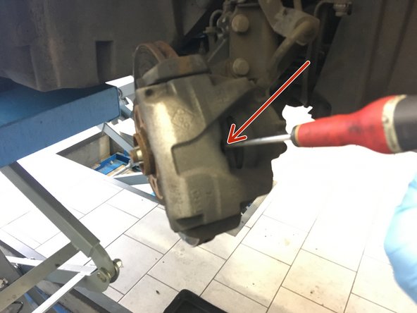 Ouvrir le bocal de liquide de frein