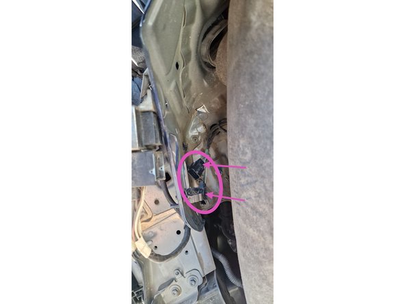 Liberer le haut de la calandre / pare-choc.