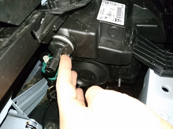 Verrouiller le support en le tournant dans le sens des aiguille d'une montre