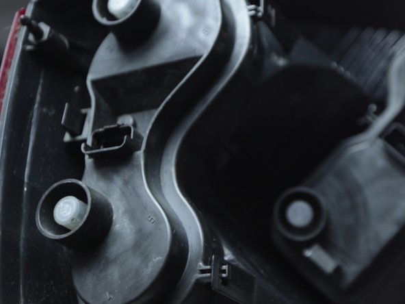 Vérifier les dimensions et l'état du nouveau feu