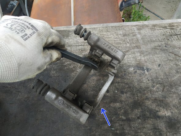 nettoyer le porte-étrier