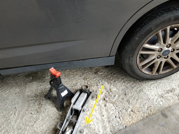 baisser la voiture et retirer le cric