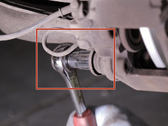 Replacer la puis resserrer avec le cliquet et la douille de 16