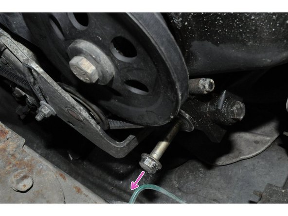 
Remove this screw and retrieve the nut which is behind the support
