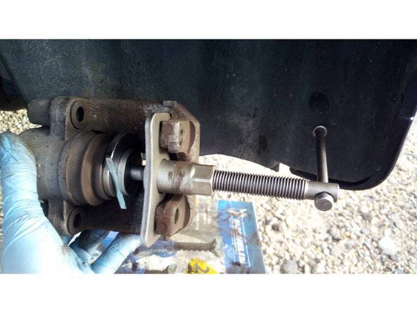 Repousser le piston de l'étrier à l'aide d'un repousse piston