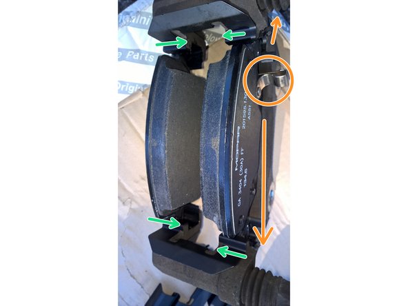 Ajouter un très léger filet de graisse cuivrée à l'emplacement des têtes de plaquettes