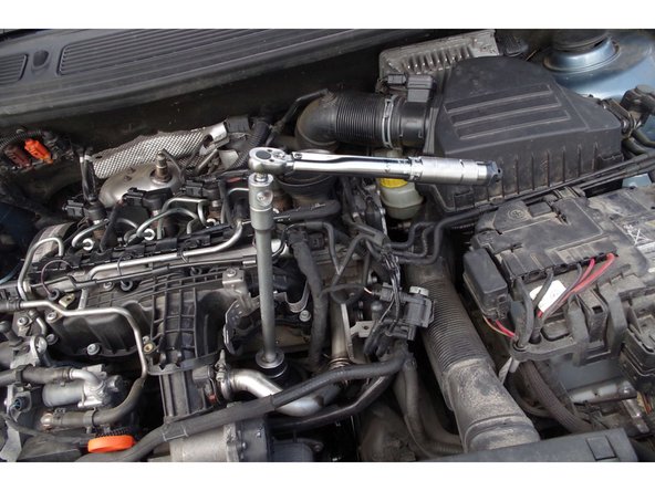 Une fois le filtre bien fixé dans son logement (le petit clip' faisant foi !), vous pouvez visser la cartouche dans son emplacement.