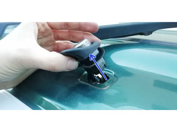 Vous pouvez maintenant retirer le barillet par l'extérieur.