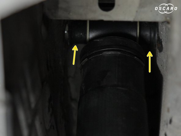 Replacer ensuite le haut de l'amortisseur