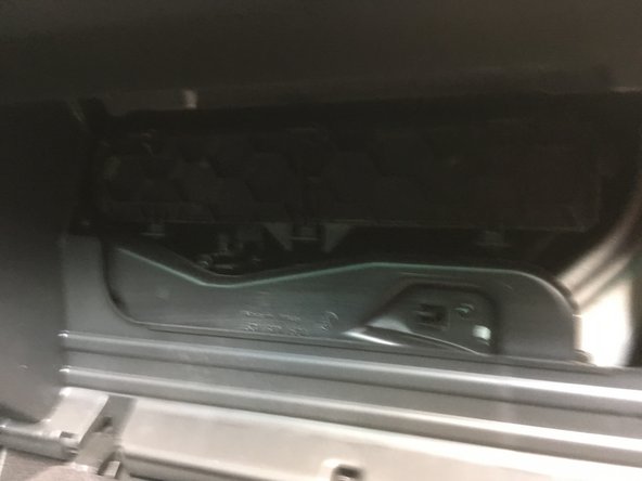 Fermer la boite à gants