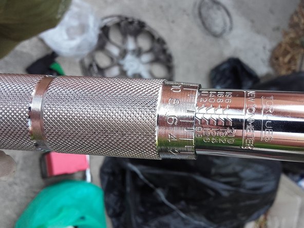 Reposer la roue à son emplacement.