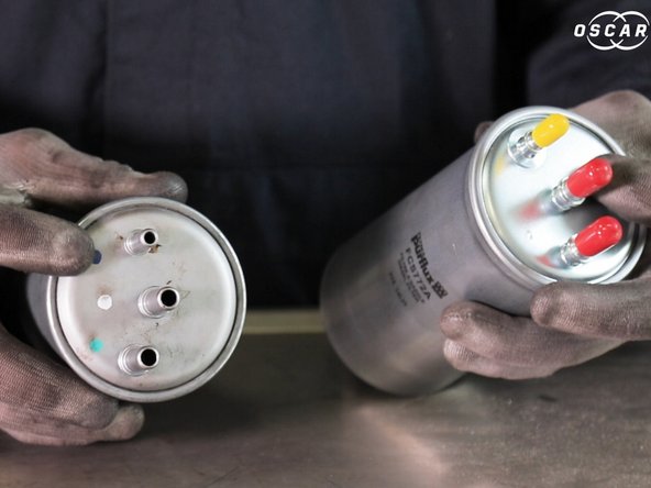 Comparer les dimensions entre l'ancien et le nouveau filtre à carburant( présence des 3 durites et du bouchon sous le filtre)