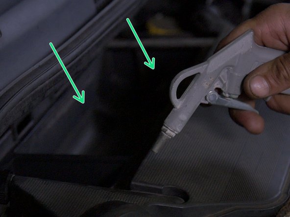 Nettoyer le boite à air afin de retirer toutes les impuretés présentes à l’intérieur