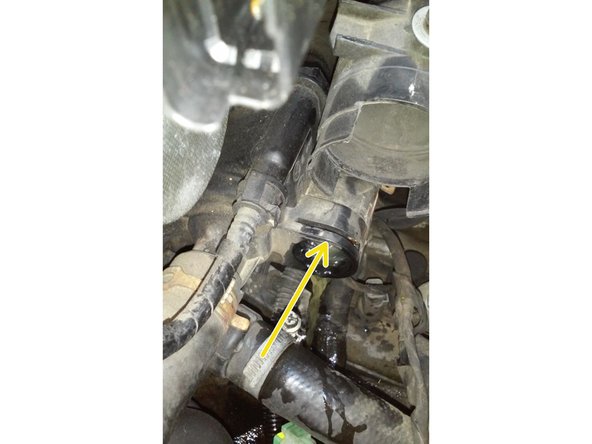 Mettre le doigt dans le trou pour récupérer le joint.