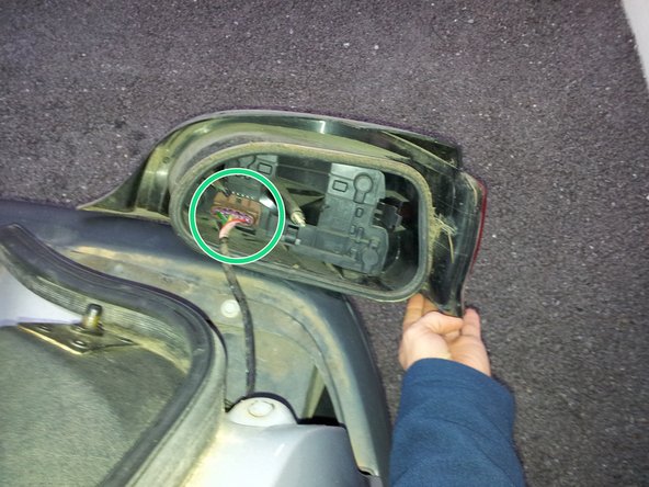 Bien clipser la languette.