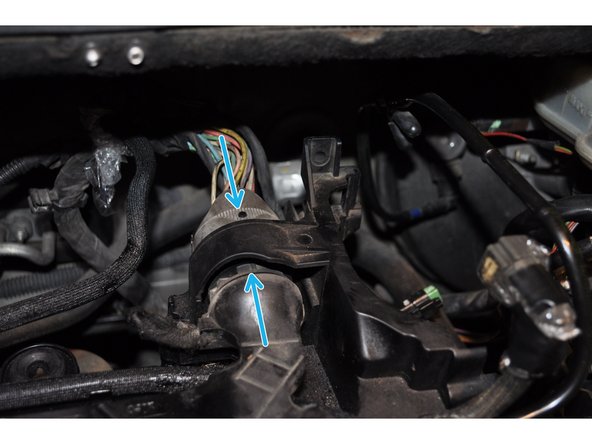
Disconnect the 4 electrical plugs from the injectors
