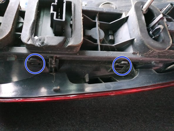 s'assurer qu'ils sont tous verrouillés