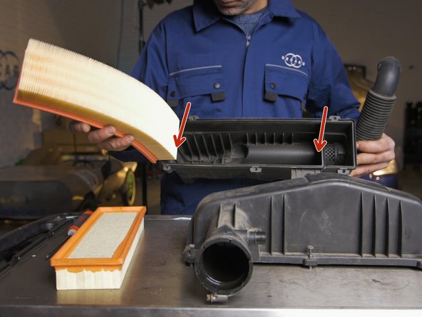 Reposer le nouveau filtre à air dans son emplacement