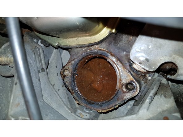 Avec un cutter nettoyez le plan de joint