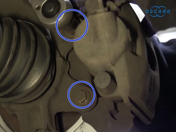 Passer du frein filet sur les 2 vis de l'étrier