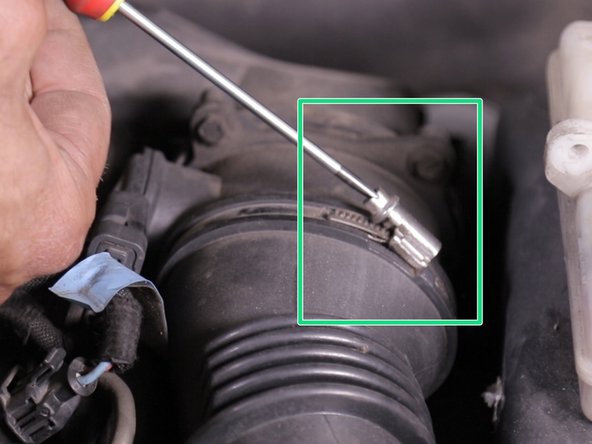 Retirer le manchon de l'admission de turbo