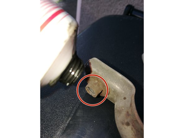 graisser l’écrou du collier pour faciliter le montage et le démontage voir photo 2