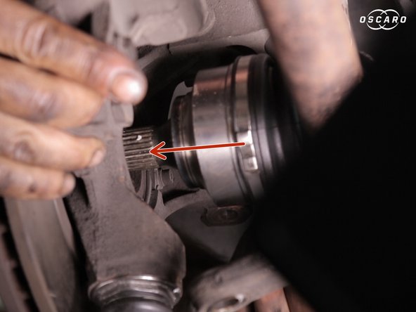 Par précaution réaliser cette opération à deux