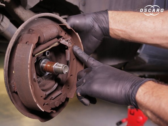 Répéter la même opération pour le rivet opposé