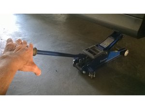 Changer les mâchoires de frein à main sur Mercedes classe B