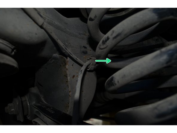 Il y a 2 crochets qui maintiennent le capteur en place.