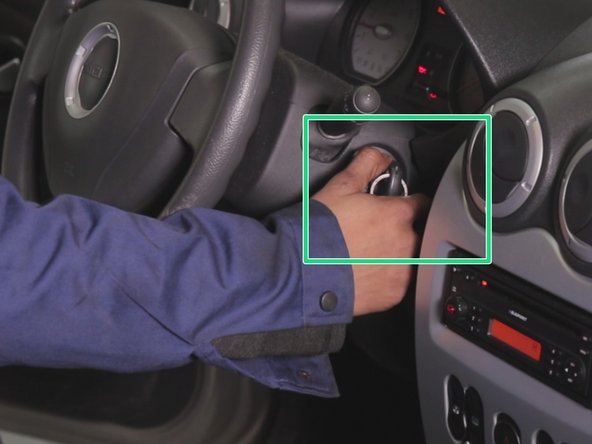 Démarrer le moteur en laissant tourner une minute puis eteindre