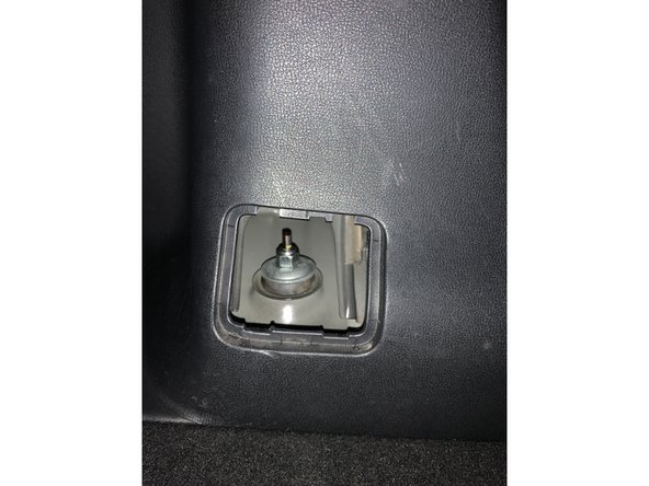 Une fois tout serrer remettre le cache