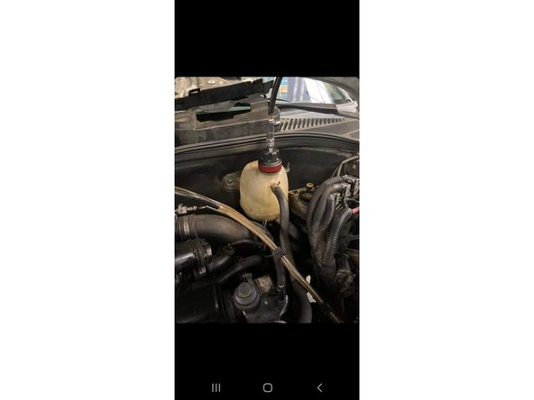 Connecter la pompe avec le bouchon