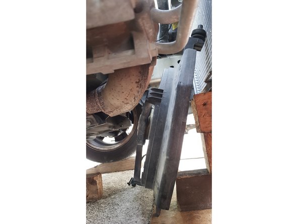 Attention !!! N'endommagez pas la sonde lambda.