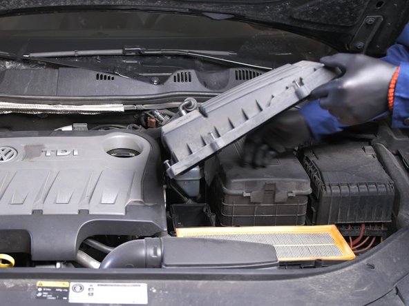 Tirer le filtre à air hors de son emplacement