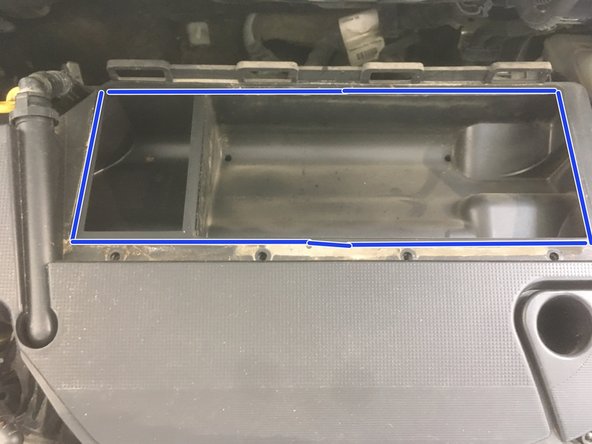 Nettoyer si besoin la boite à air